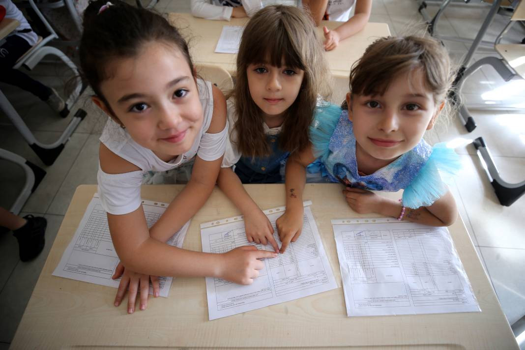 Yaklaşık 19 milyon öğrenci karnesini alarak yaz tatiline girdi - Resim: 4